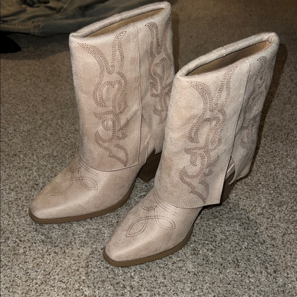 Women's Tan Western Boots